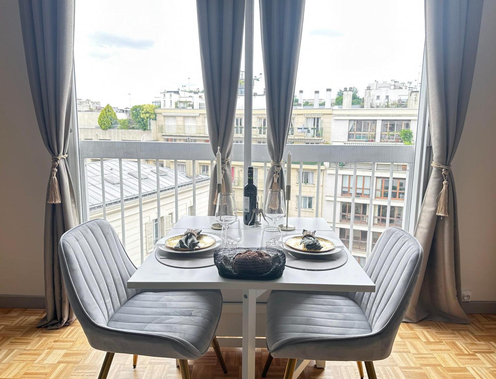 Brand-New Studio With Eiffel Tower View Paris Exterior foto